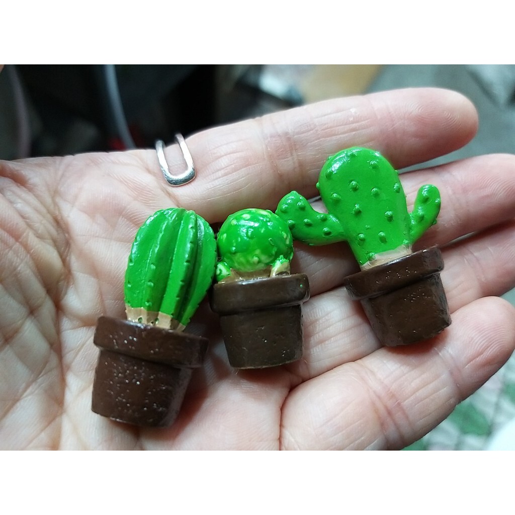 【台灣現貨速發】多肉小盆栽 仙人掌盆栽｜公仔 多肉植物 迷你園藝 盆栽裝飾 微景觀擺件 造景裝飾公仔