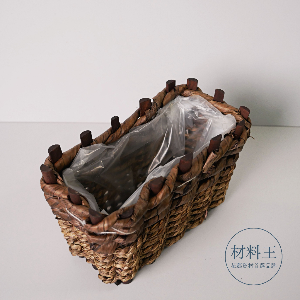 【台灣現貨速發】鄉村風竹籃 長方形竹籃 草籃 藤籃｜居家裝飾 櫥窗佈景 花器 花盆 鄉村風 //S266