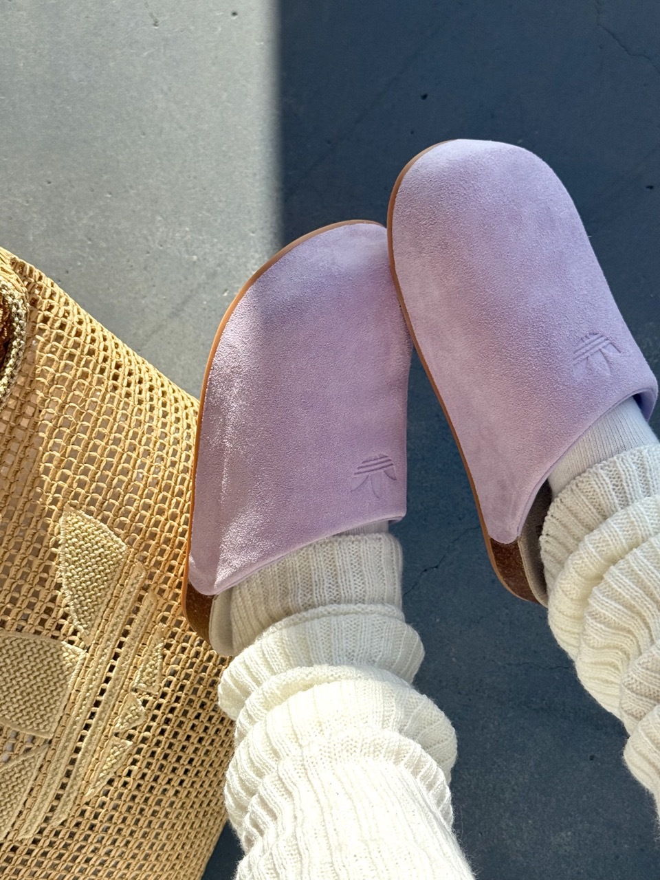 ADIDAS ORIGINALS ADIMULE 麂皮 穆勒鞋 包頭拖鞋 懶人鞋 半拖鞋 芋香紫 淡紫 男女鞋 JP8732 / 預購