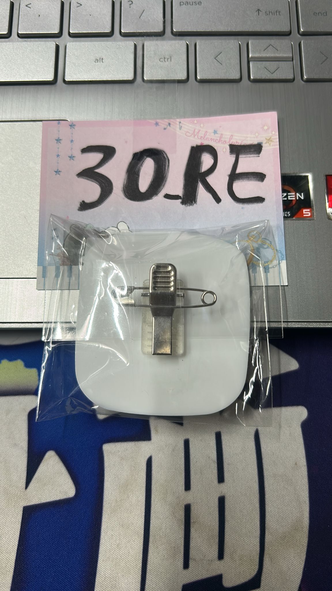 CHIIKAWA 伏見稻荷系列 八字貓 襟章 (可夾) #30_RE