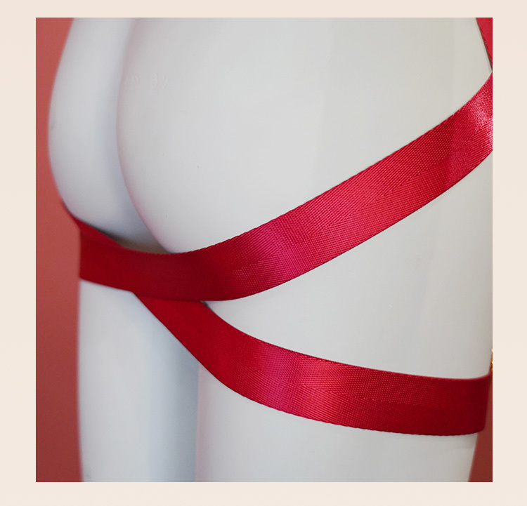 UPKO,義大利 UPKO,UPKO 蝴蝶結身體綁帶,調教時尚,調教,調教扮演,BDSM,SM,親密關係,格雷,角色扮演,捆綁,禮物,繩縛,束縛,綁帶,口球,手拍,頸圈,項圈,牽引鏈,手銬,腳銬,馬鞭