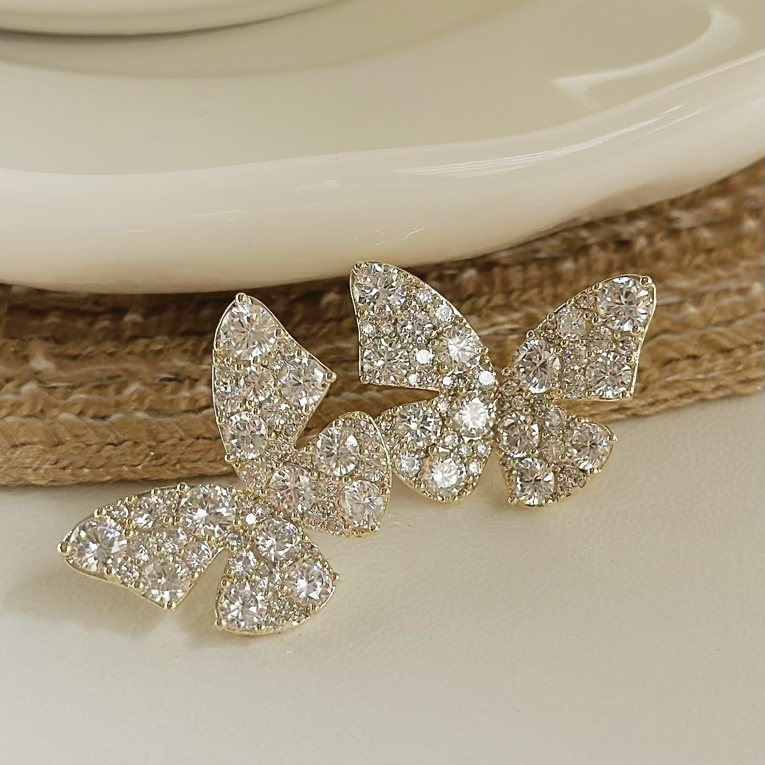 C161滿鑽蝴蝶耳針