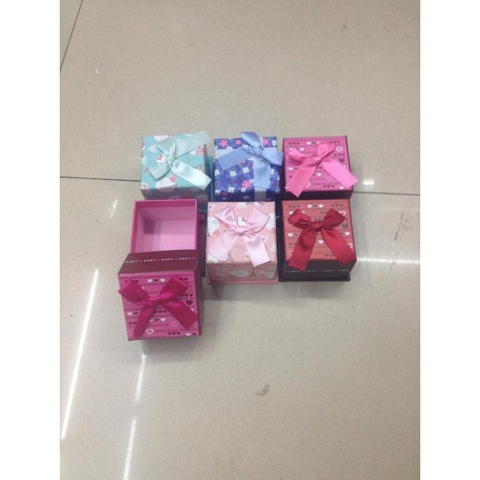 【台灣現貨速發】(花花手作材料)編號E118--小正方禮物盒//飾品和//喜糖盒