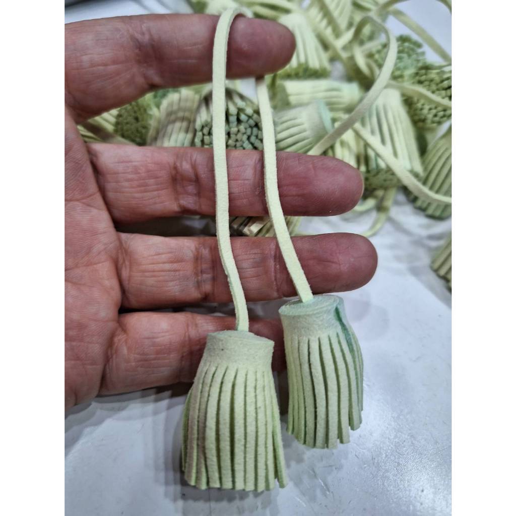 【台灣現貨速發】一個18元'''精品吊飾----仿雞皮//雙頭雞皮流蘇繩///雞皮長鍊掛飾