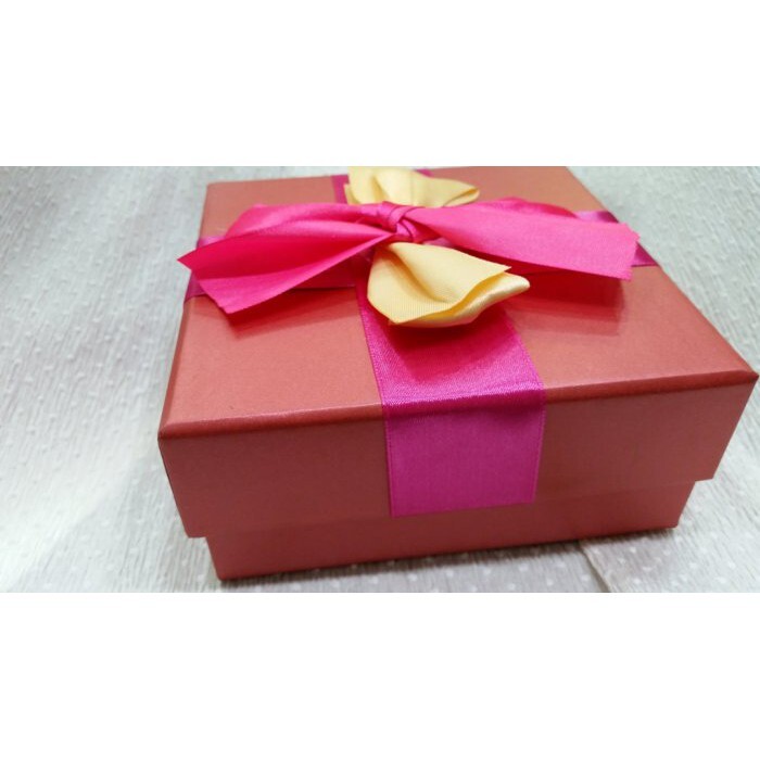 【台灣現貨速發】編號E119------正方形雙結禮物盒