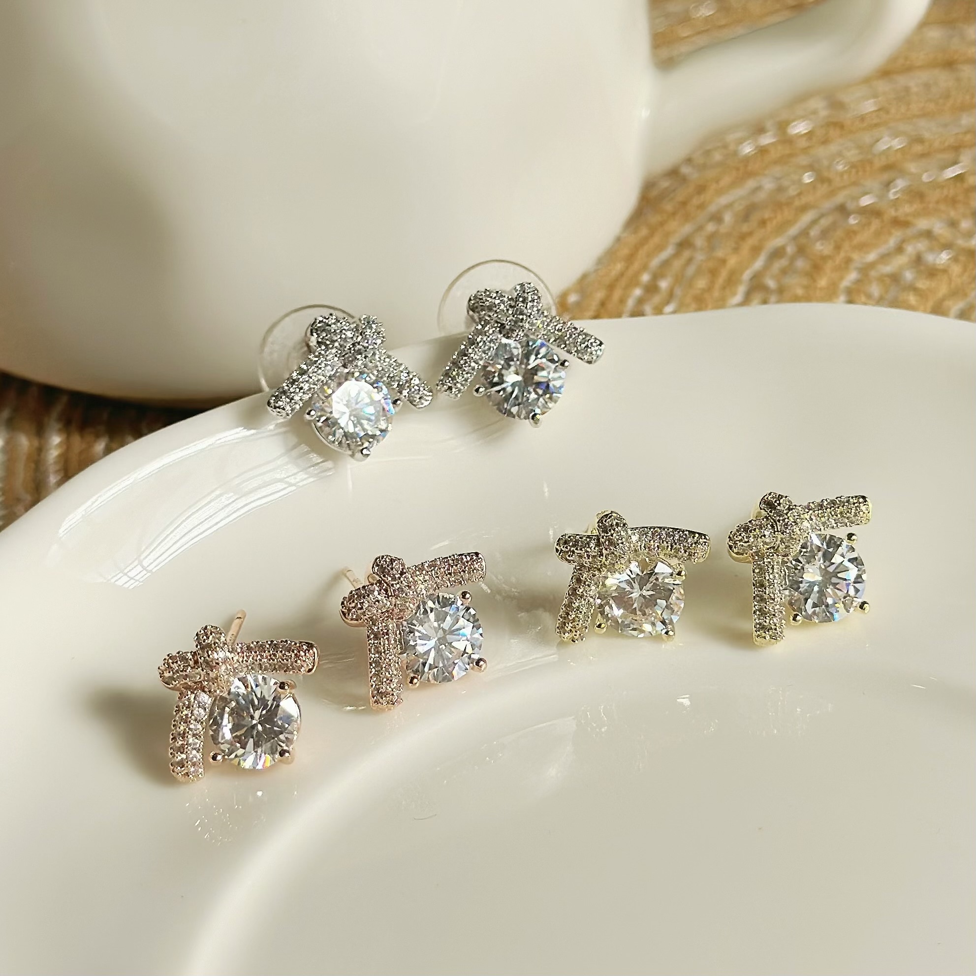 C137滿鑽交叉單鑽耳針