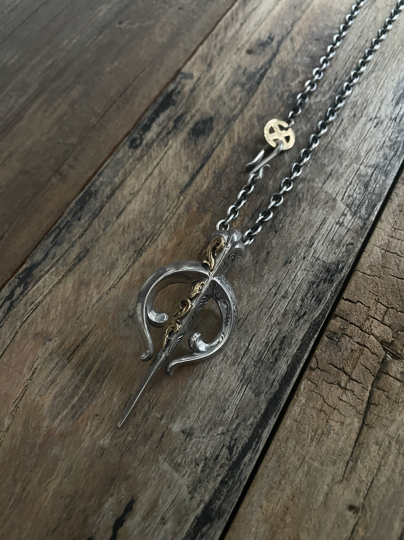 SE-1443 spike naja w scroll