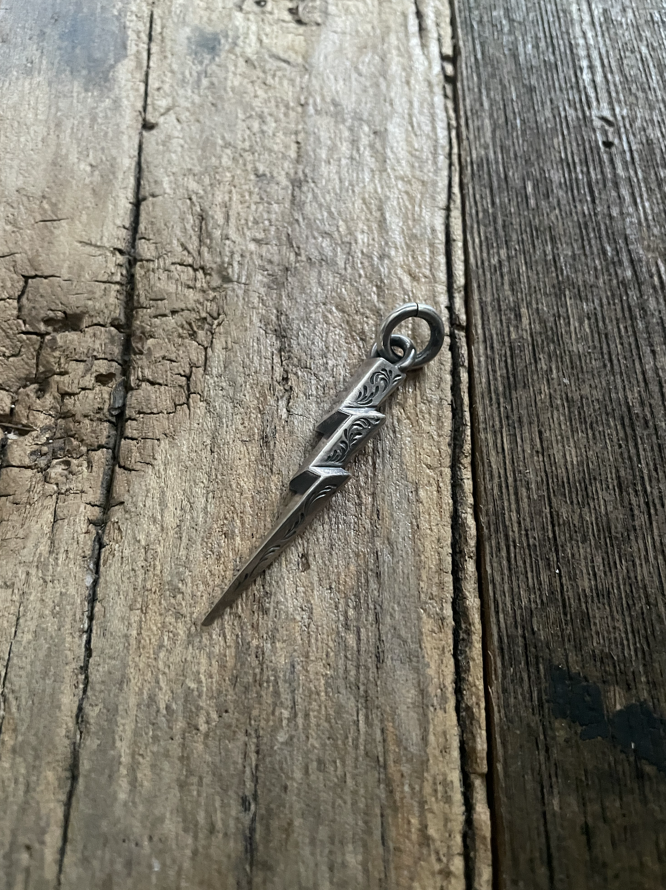 SE-1441S lightning w scroll