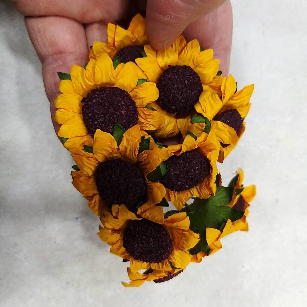 【台灣現貨速發】3公分手揉紙花｜一包10朵｜小向日葵花 向日葵 畢業 畢業季
