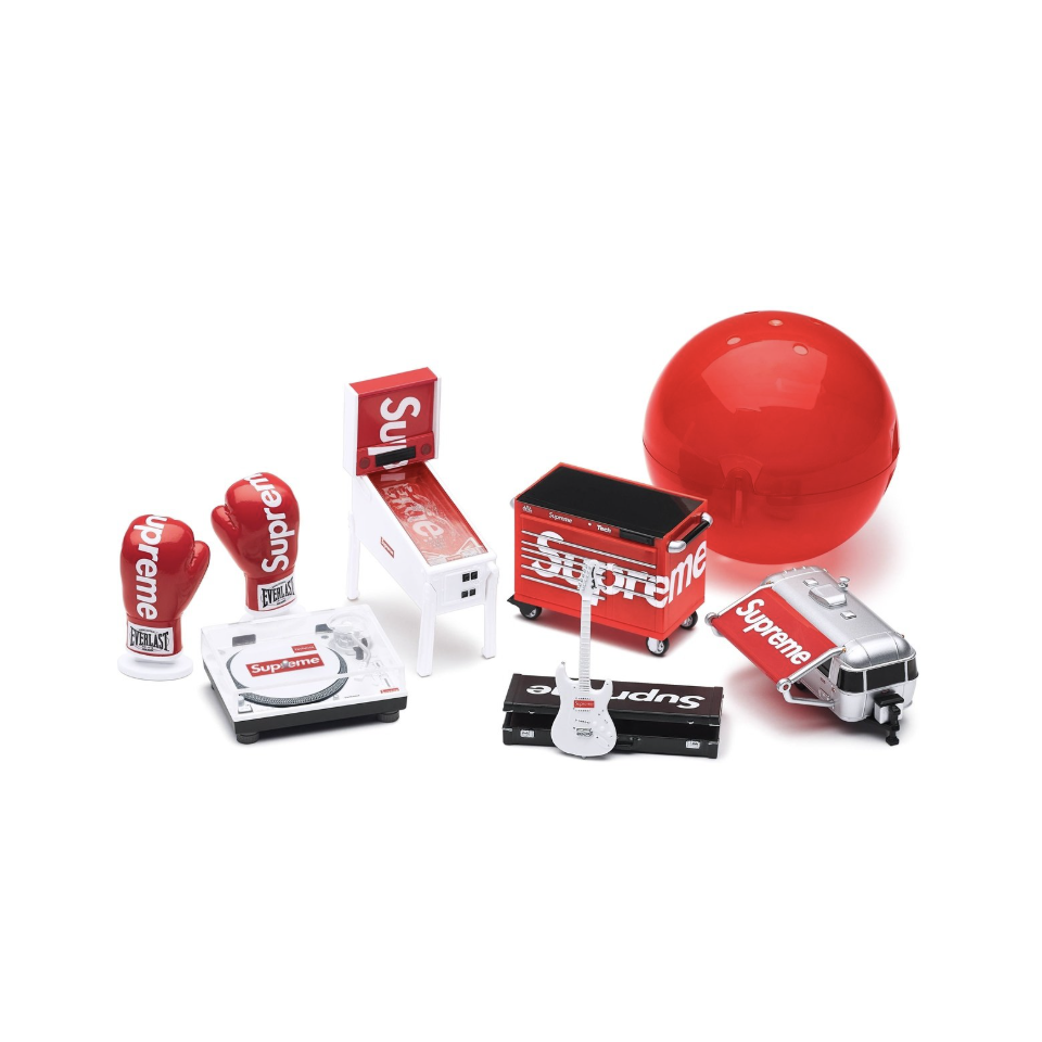 -(C02)-SUPREME BANDAI GASHAPON MACHINE 萬代 聯名 扭蛋