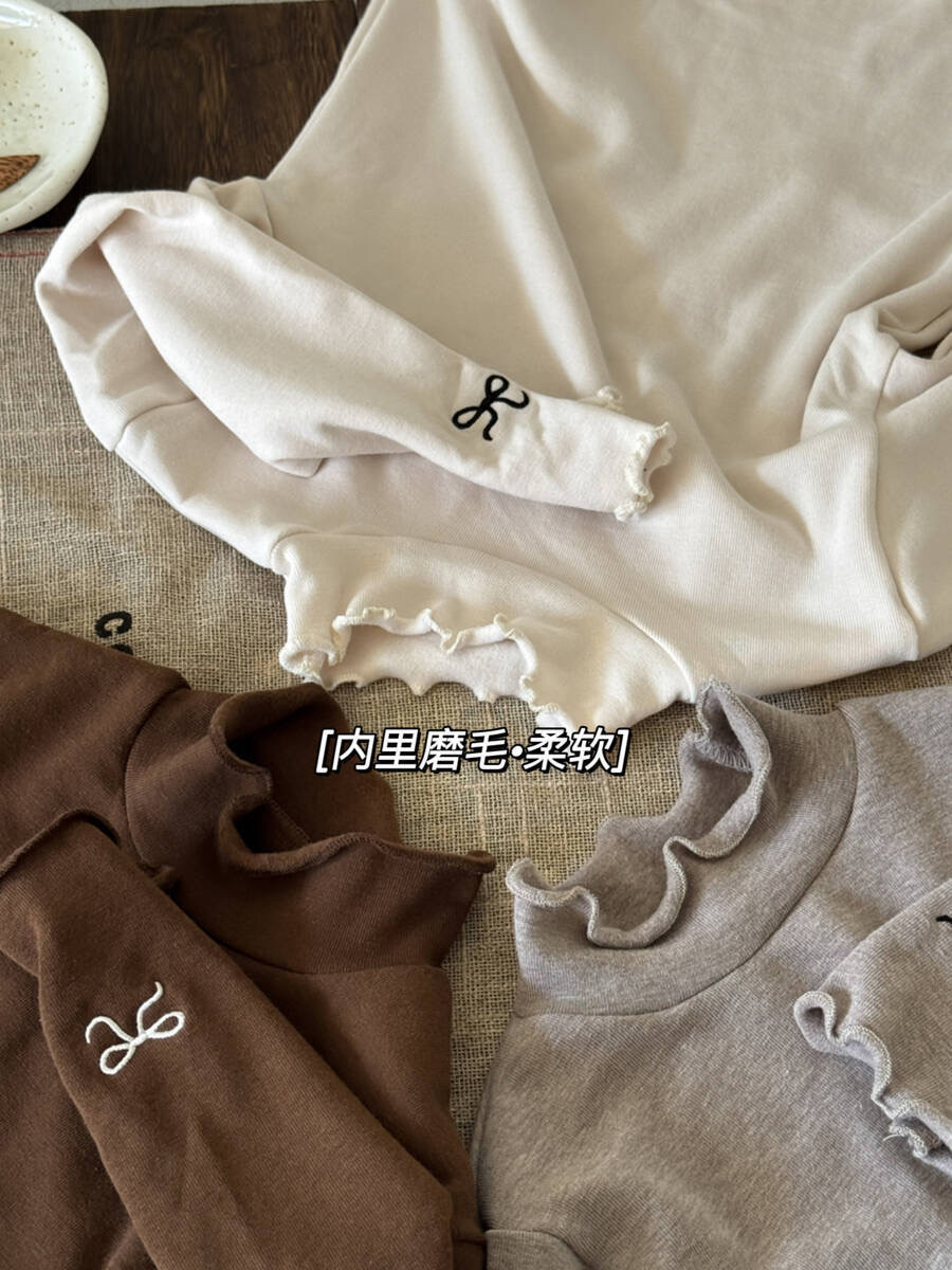 刺繡蝴蝶結磨毛木耳內搭上衣