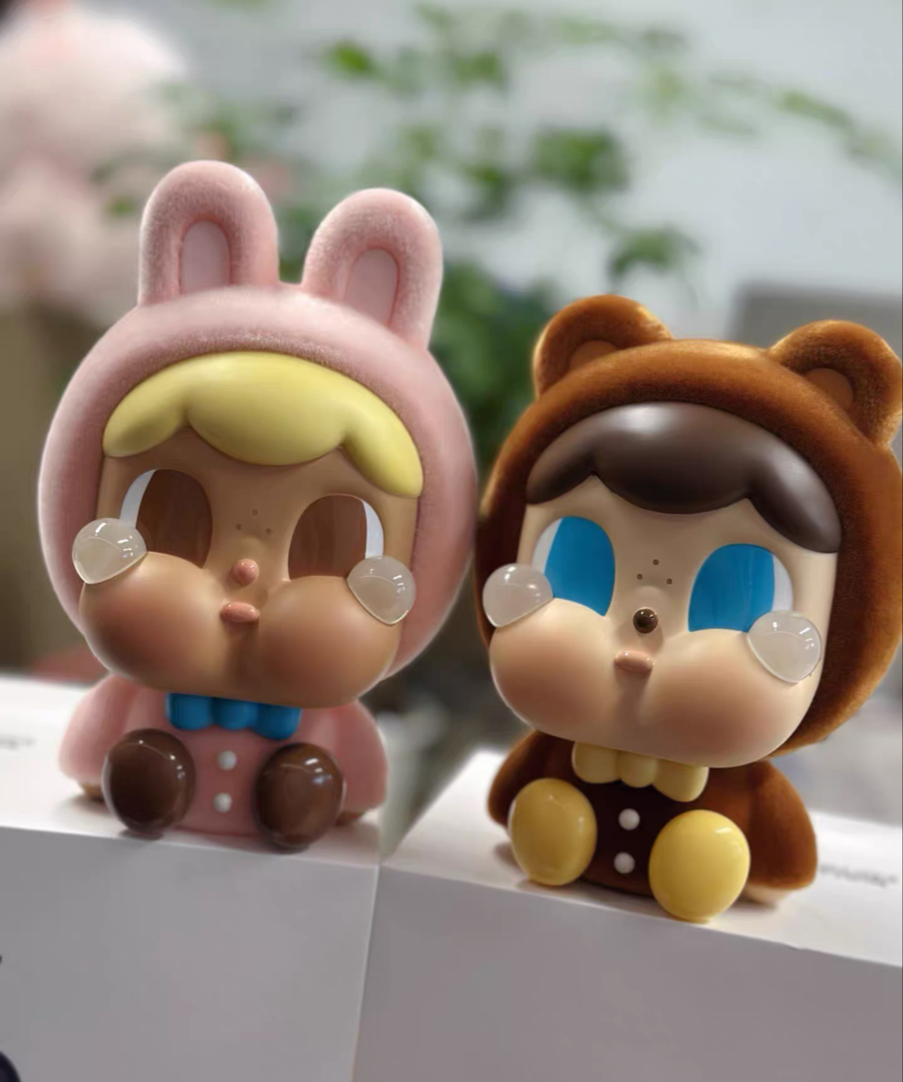 泰國展會限定 CRYBUNNY CRYTEDDY坐姿擺設