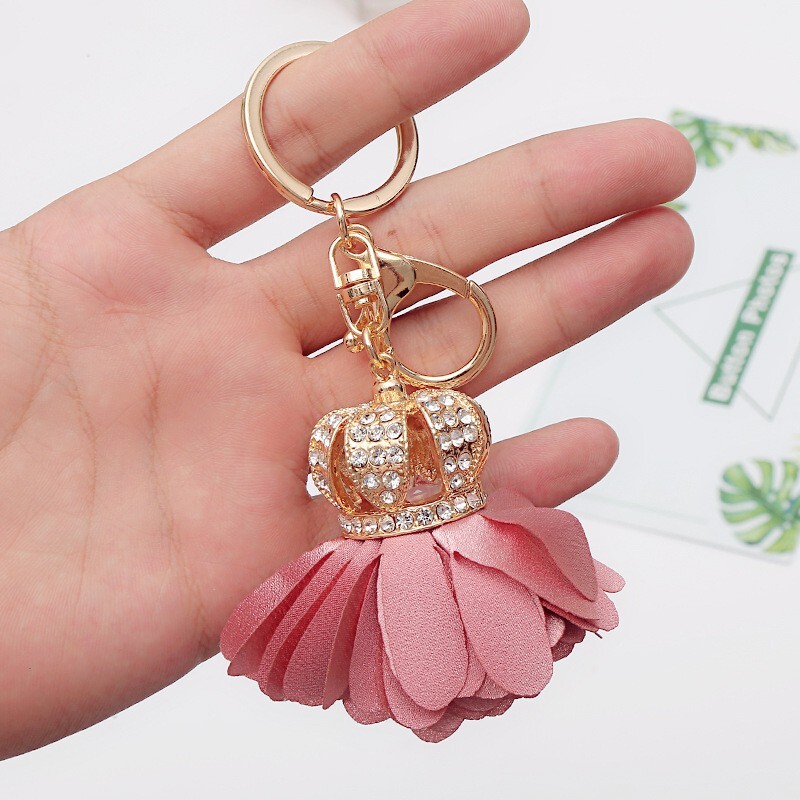 【台灣現貨速發】精品吊飾----仿雞皮//水鑽黃冠雞皮花朵流蘇掛飾//鑰匙圈-