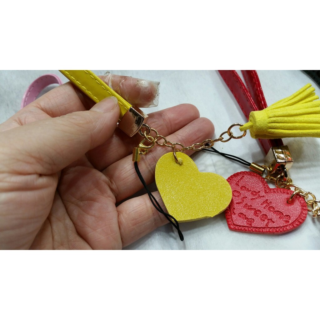 【台灣現貨速發】PU皮質掛飾 雞皮流蘇掛飾｜仿真皮＋愛心造型｜鑰匙扣 鑰匙圈 手機吊飾 掛飾材料