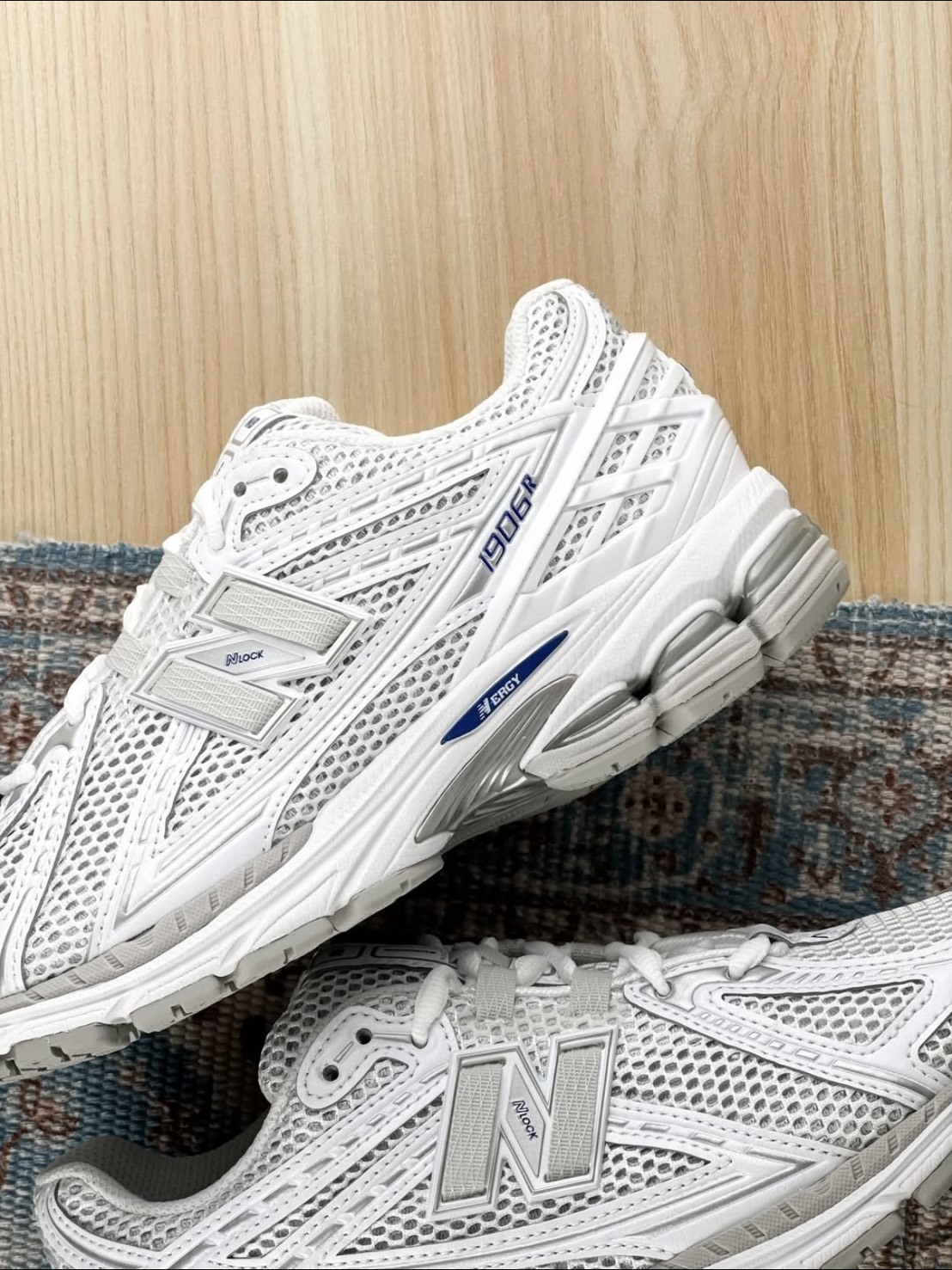 NEW BALANCE 1906R 白灰