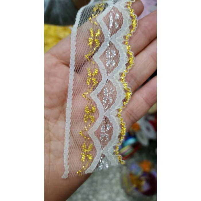 【台灣現貨速發】4公分平面半邊鑲金蕾絲｜零售一呎｜蕾絲 手作材料 花邊蕾絲 緞帶 材料