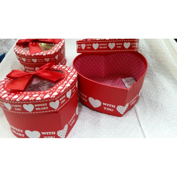 【台灣現貨速發】-硬質心窗禮物盒 大中小3件組80元