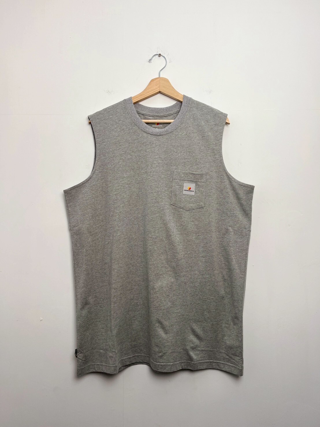 NICESUNDAYS Essential Tank Top SIZE XL