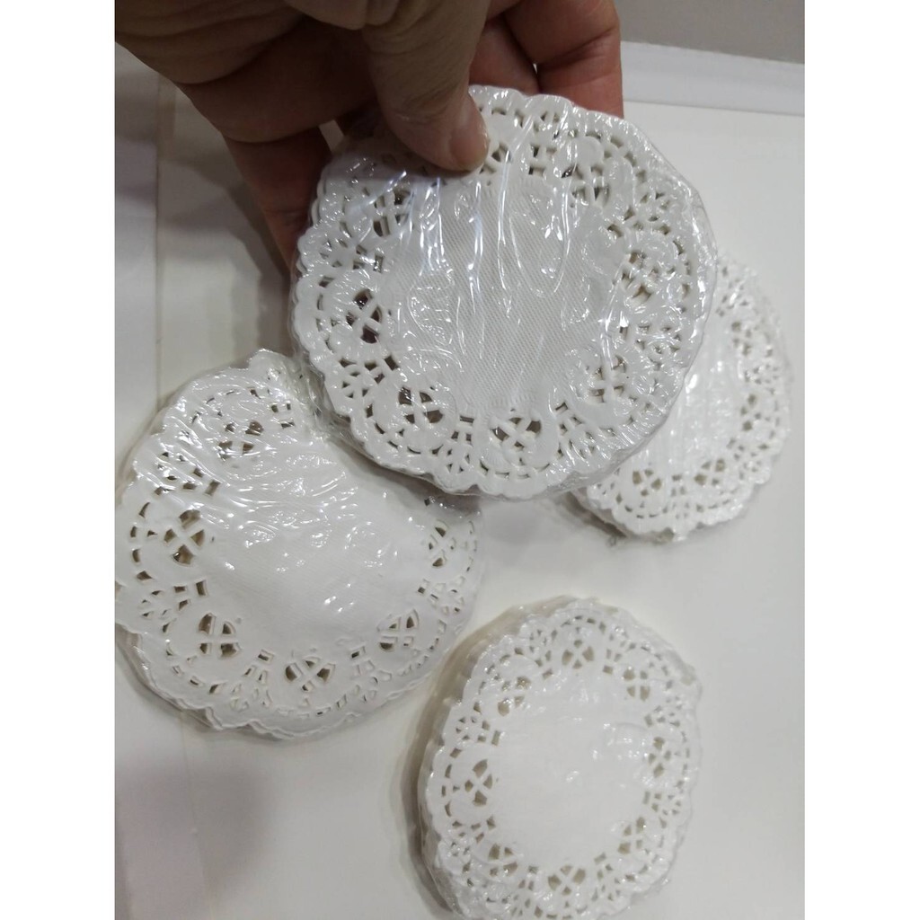 【台灣現貨速發】圓形花襯纸墊 摟空蕾絲纸 烘焙用吸油紙 花邊紙 包裝紙