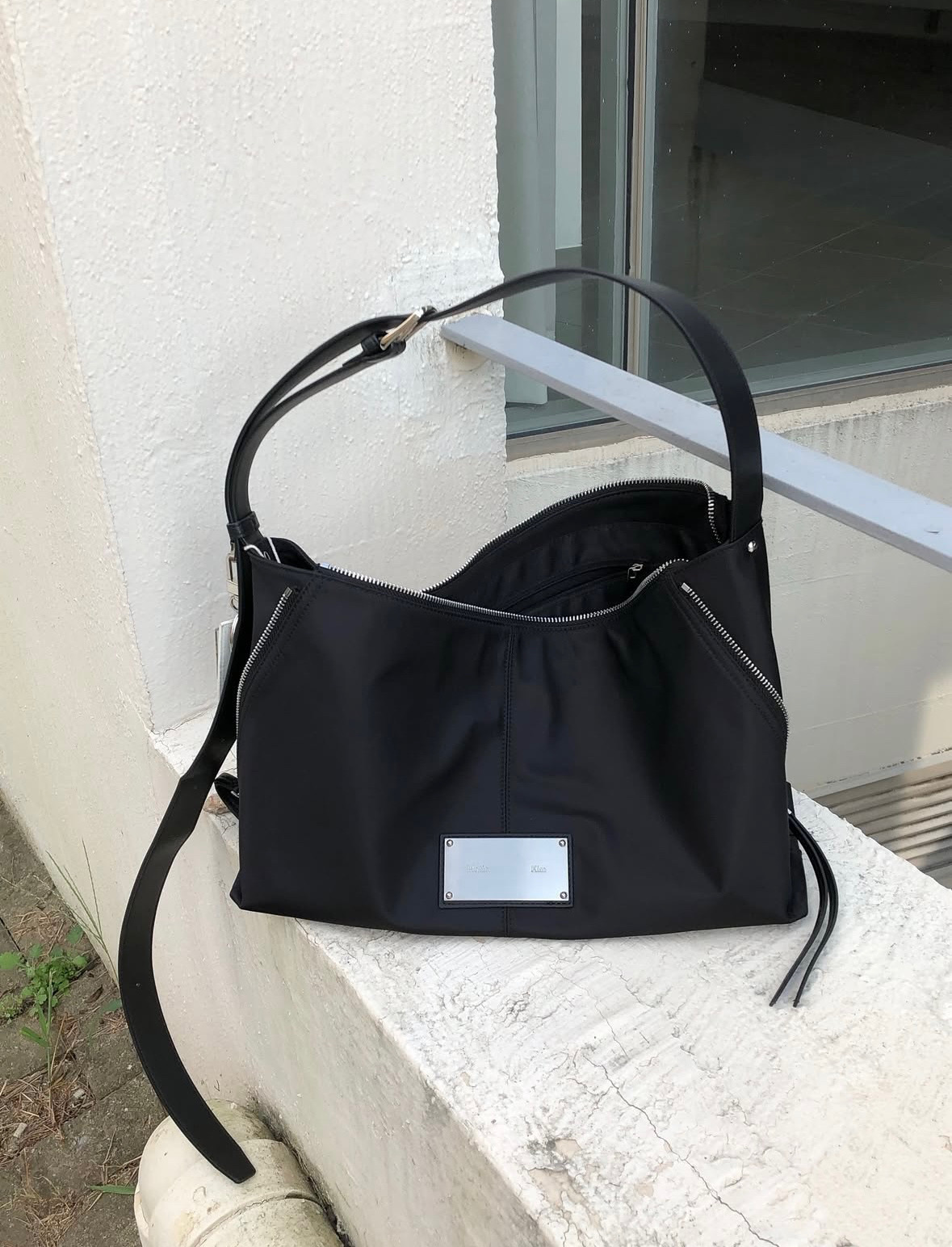 【隨時截單！快閃優惠預訂】MATIN KIM SIDE ZIPPER FABRIC SHOULDER BAG（2色）