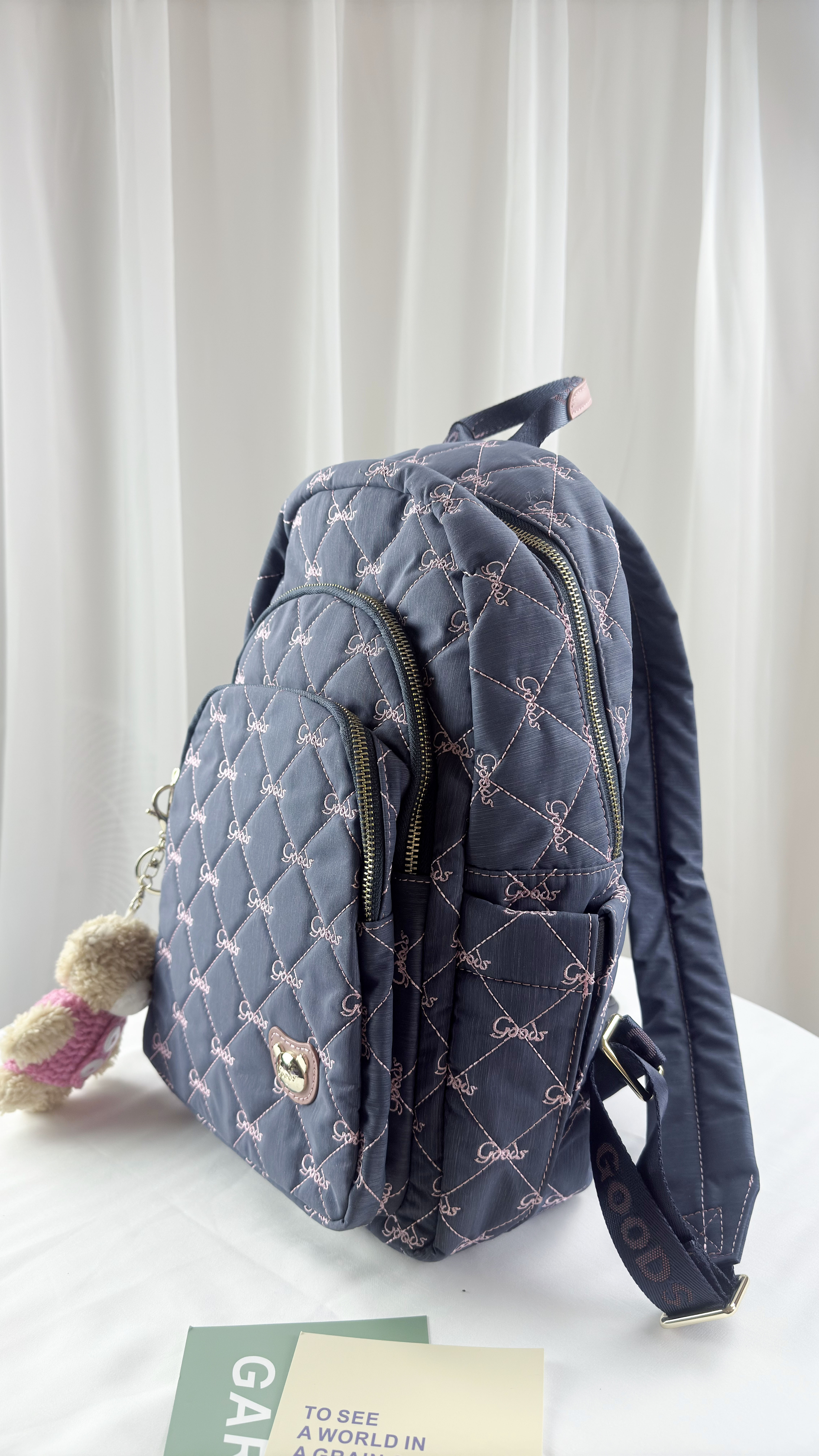 GOODS 牛仔藍拼接櫻花粉 防潑水後背包 附吊飾  #2847