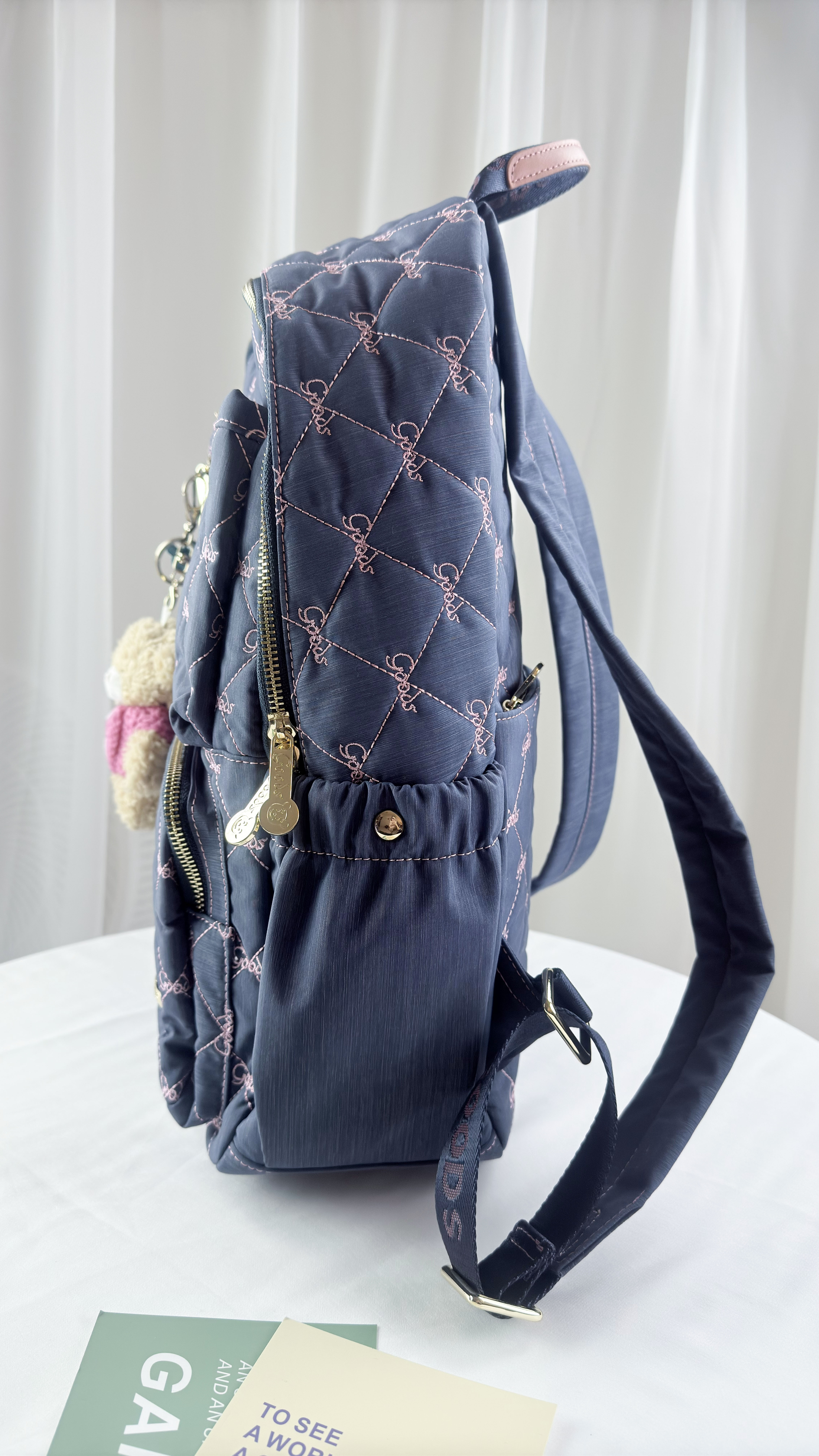 GOODS 牛仔藍拼接櫻花粉 防潑水後背包 附吊飾 #2627