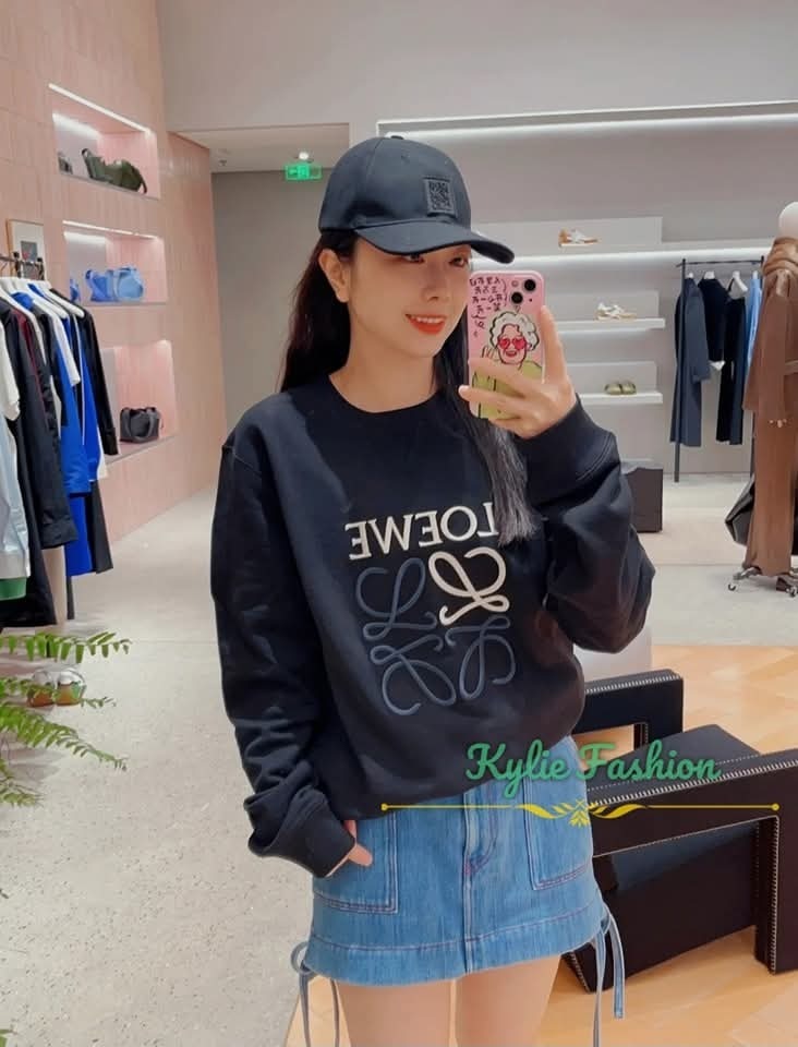 LOEWE 立體刺繡 LOGO 衞衣 黑色