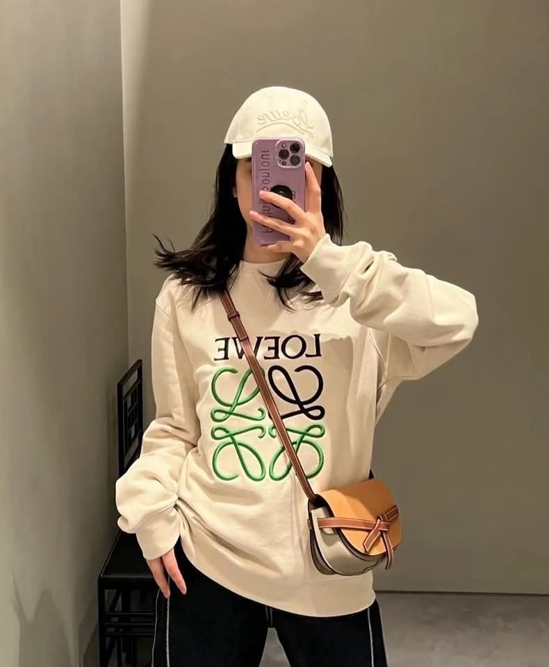 LOEWE 立體刺繡 LOGO 衞衣 奶油白色