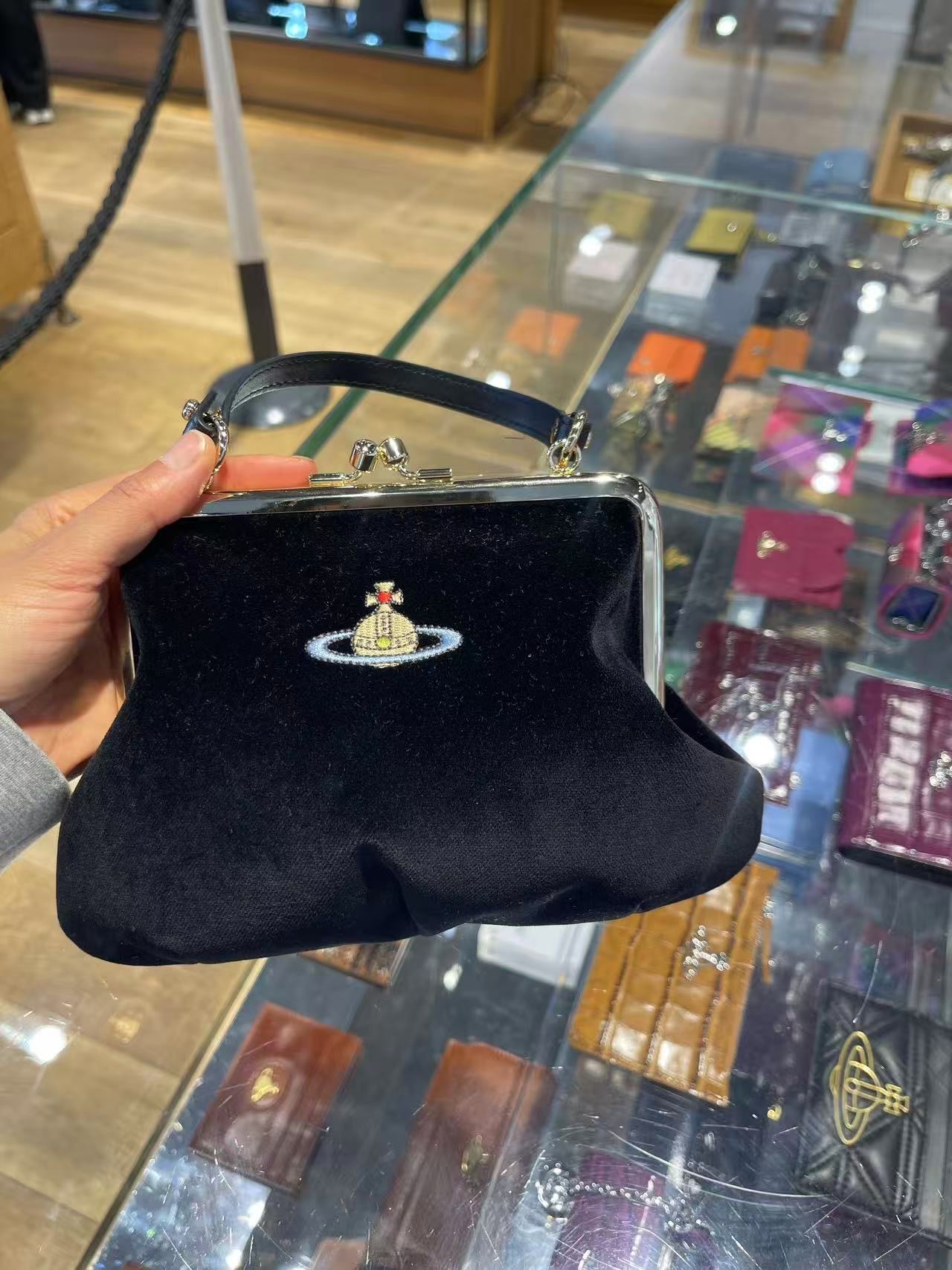 Vivienne Westwood Granny Frame Purse velvet Bag black