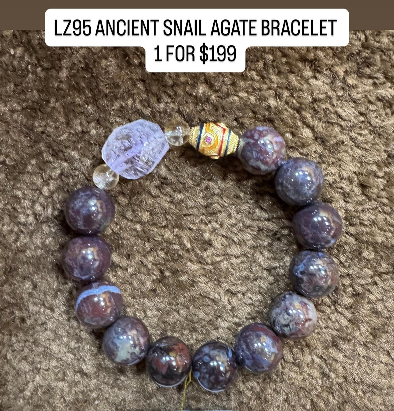 1 LZ95 ANCIENT SNAIL AGATE BRACELET