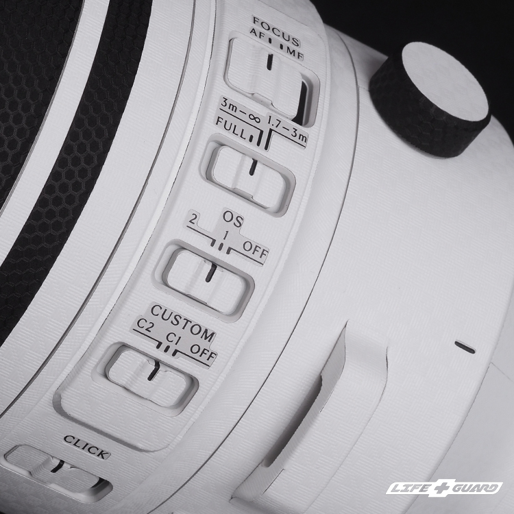 專機專屬系列貼膜質感特寫，LIFE+GUARD 設計風格鎧甲纖維白