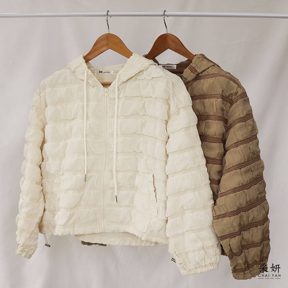 立體紋理皺褶條紋短版連帽外套