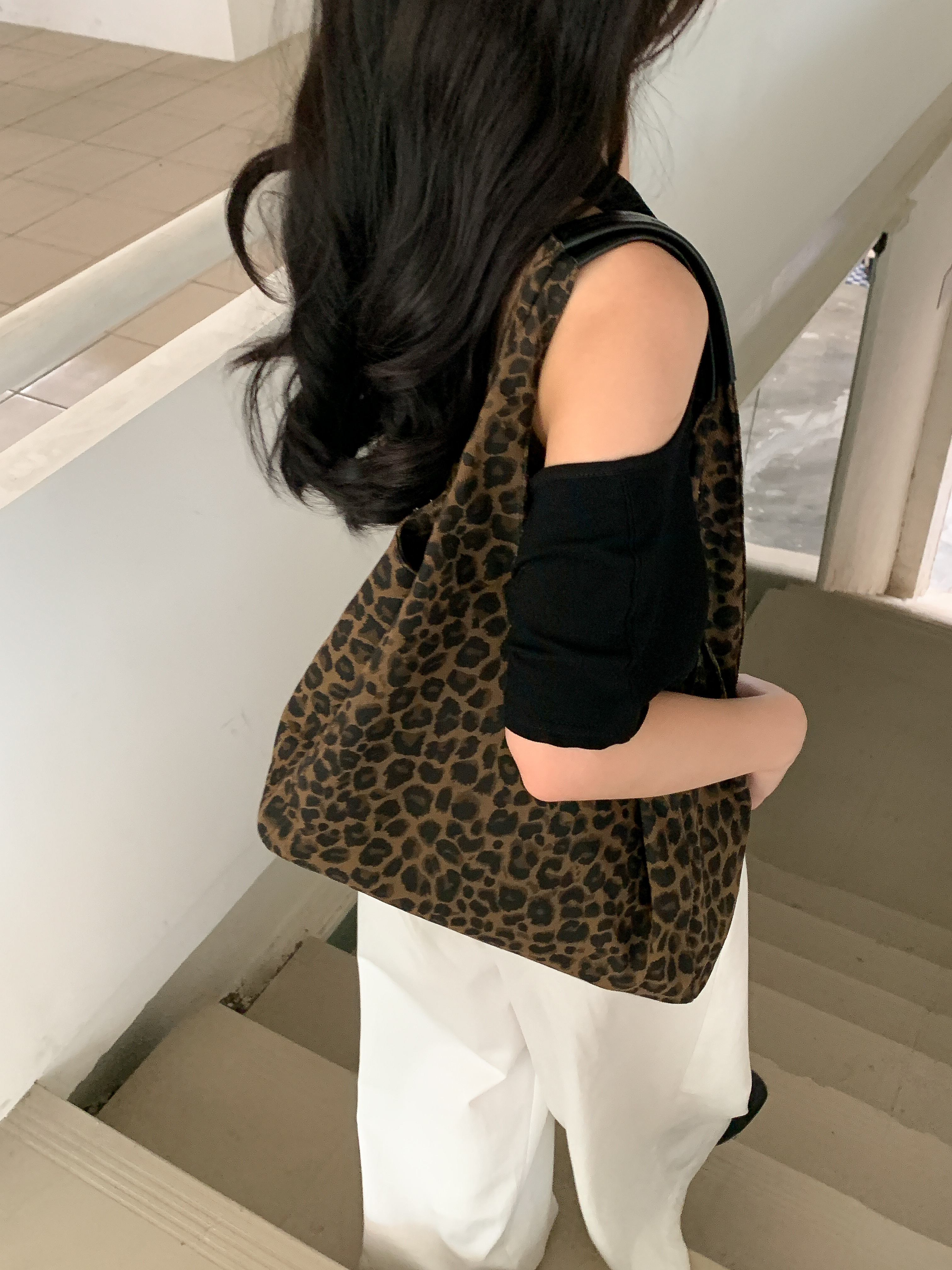 時髦豹紋單肩布包