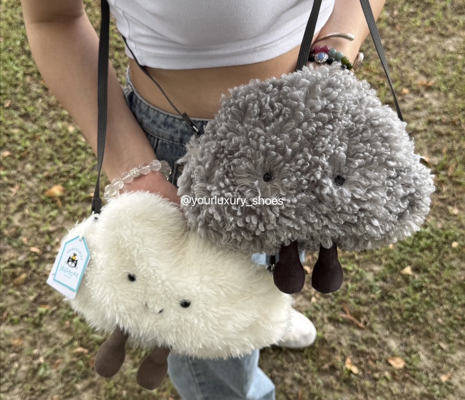 【Luxury】Jellycat 烏雲娃娃包包 白雲包包 烏雲吊飾 白雲吊飾 可放手機 JOLIN同款 蔡依林也愛 天氣造型 雲朵包 太陽吊飾 鑰匙圈