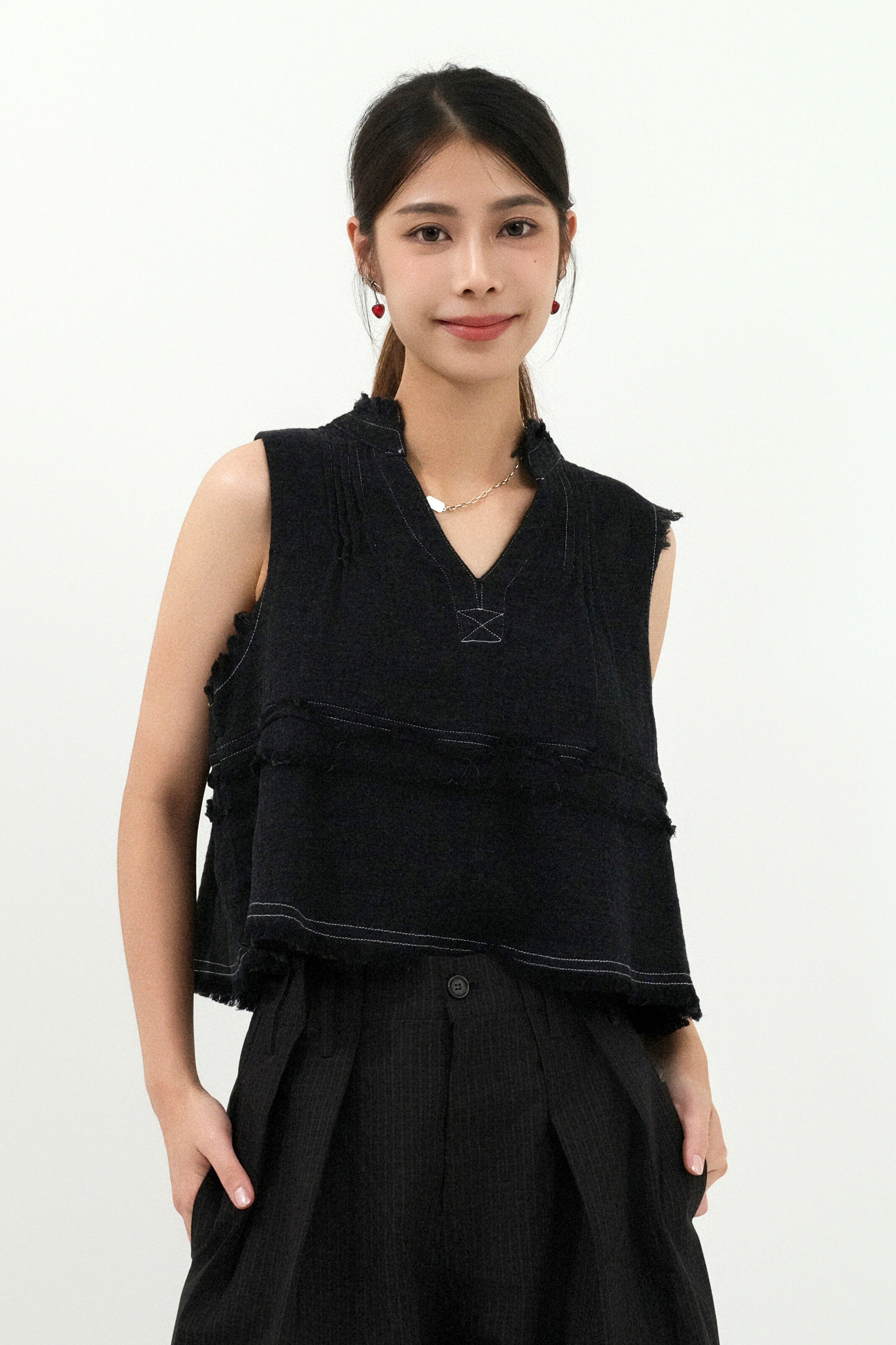 蘇蘇邊撞色線毛感背心 (現貨款式）