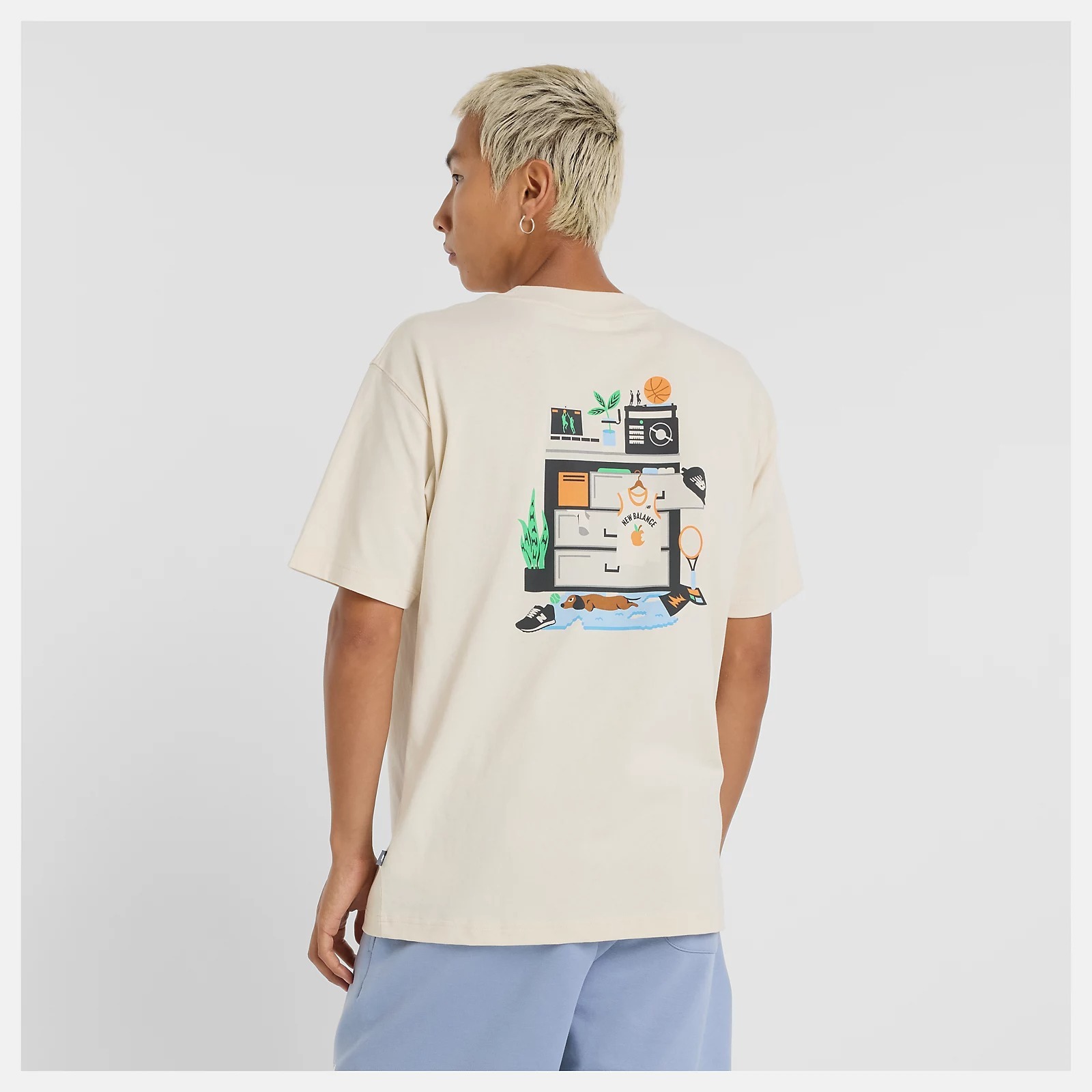 NEW BALANCE 短T NB 米白 ROOM 插畫家 棉質 短袖 男 MT51972LIN