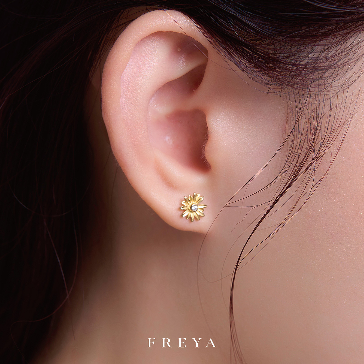 FREYA 單鑽 雛菊耳環