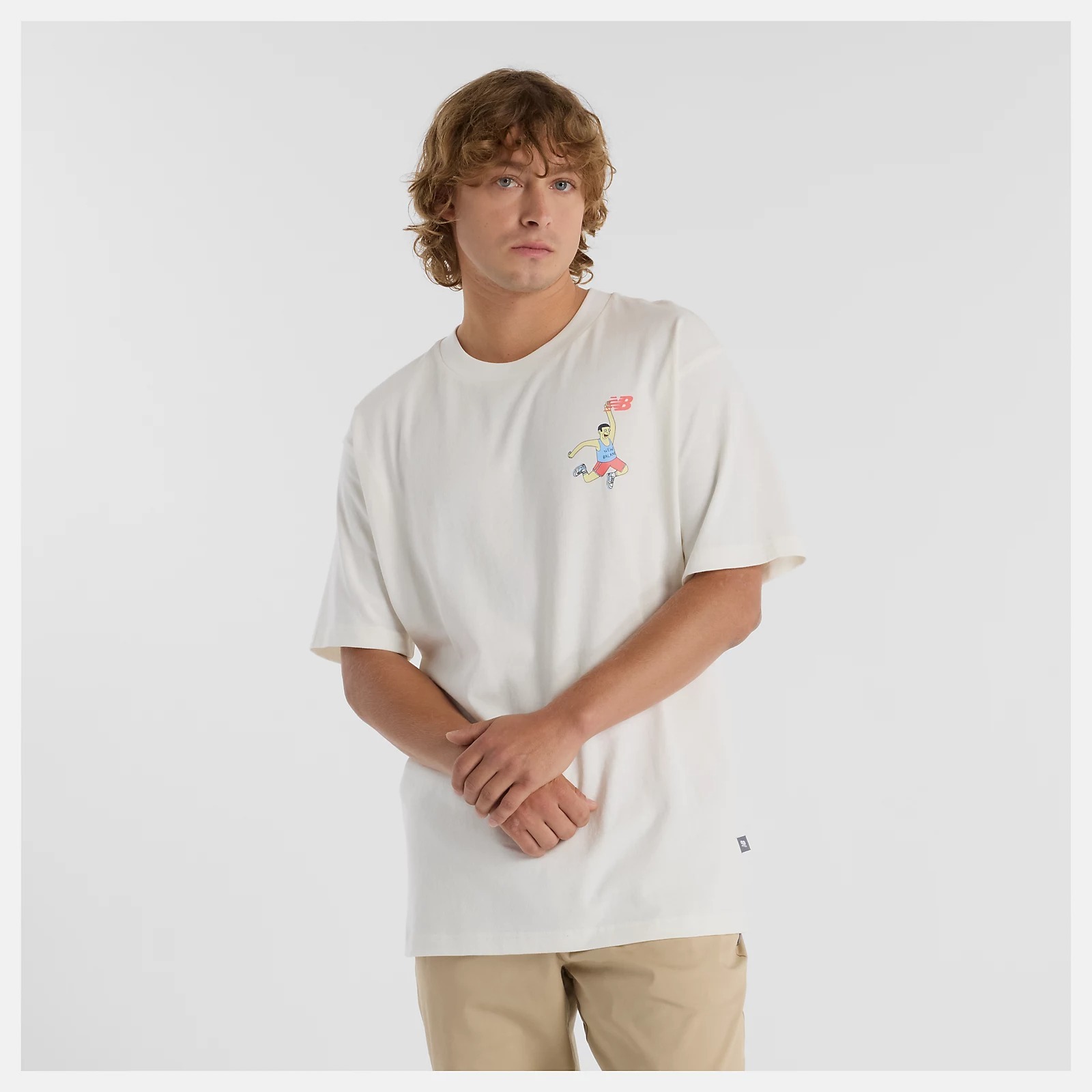 NEW BALANCE 短T NB 米白 卡通 籃球 短袖 男 MT51934SST
