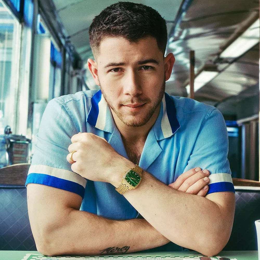 Nick Jonas 聯名系列 復刻回憶孔雀石金三針手錶 金色不鏽鋼 37 MM LE1217