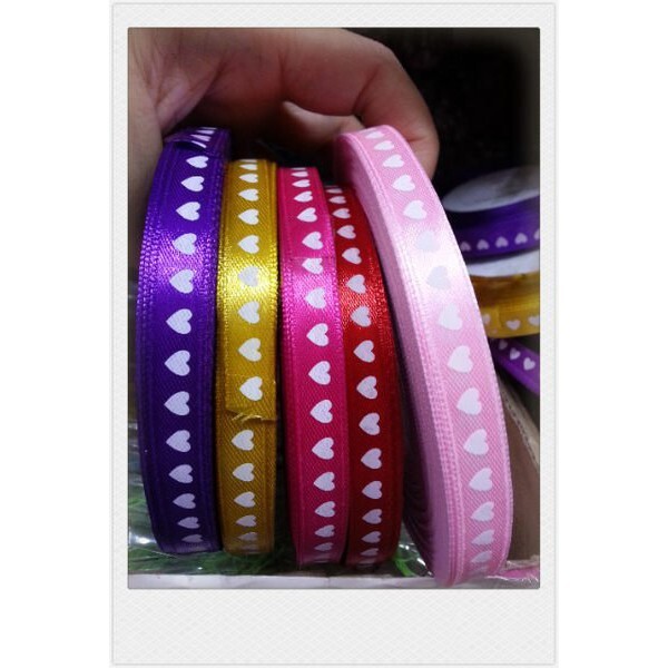 【台灣現貨速發】1cm印愛心秀士缎帶｜1捲25碼 55元 批發40元｜緞帶 秀士緞帶 包裝材料