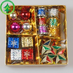 【台灣現貨速發】(花花手作材料)聖誕節装飾迷你小物//掛飾//聖誕球五角星掛飾禮物盒18件60元