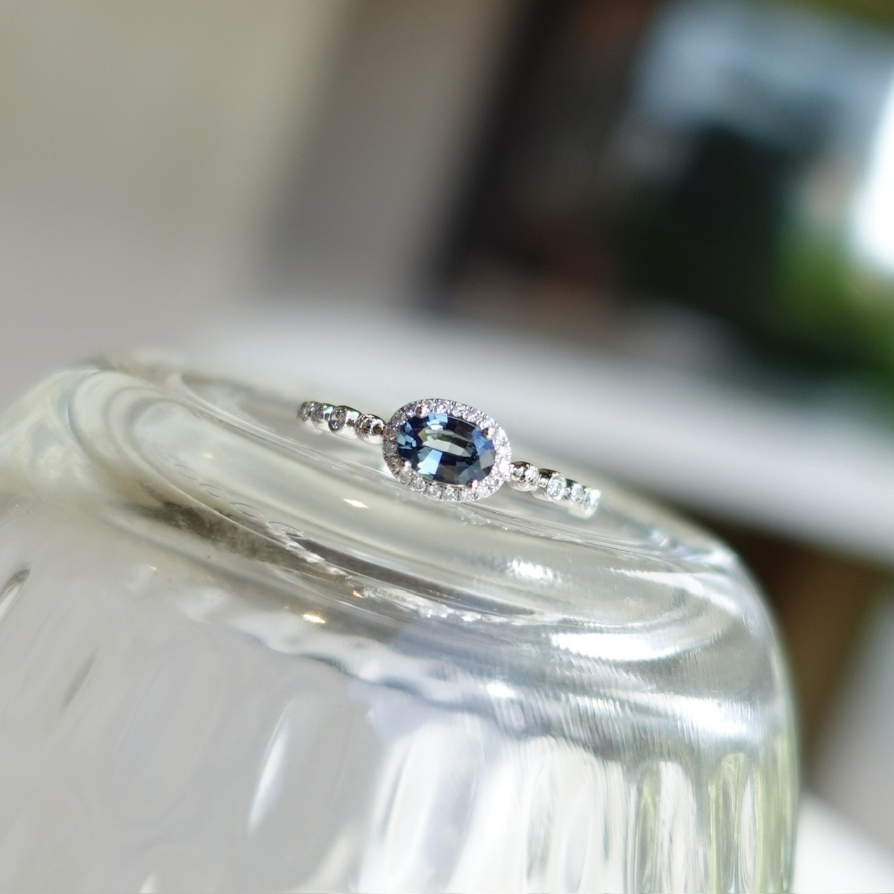 18K白金天然無燒藍綠色藍寶石鑽石戒指-Teal Color