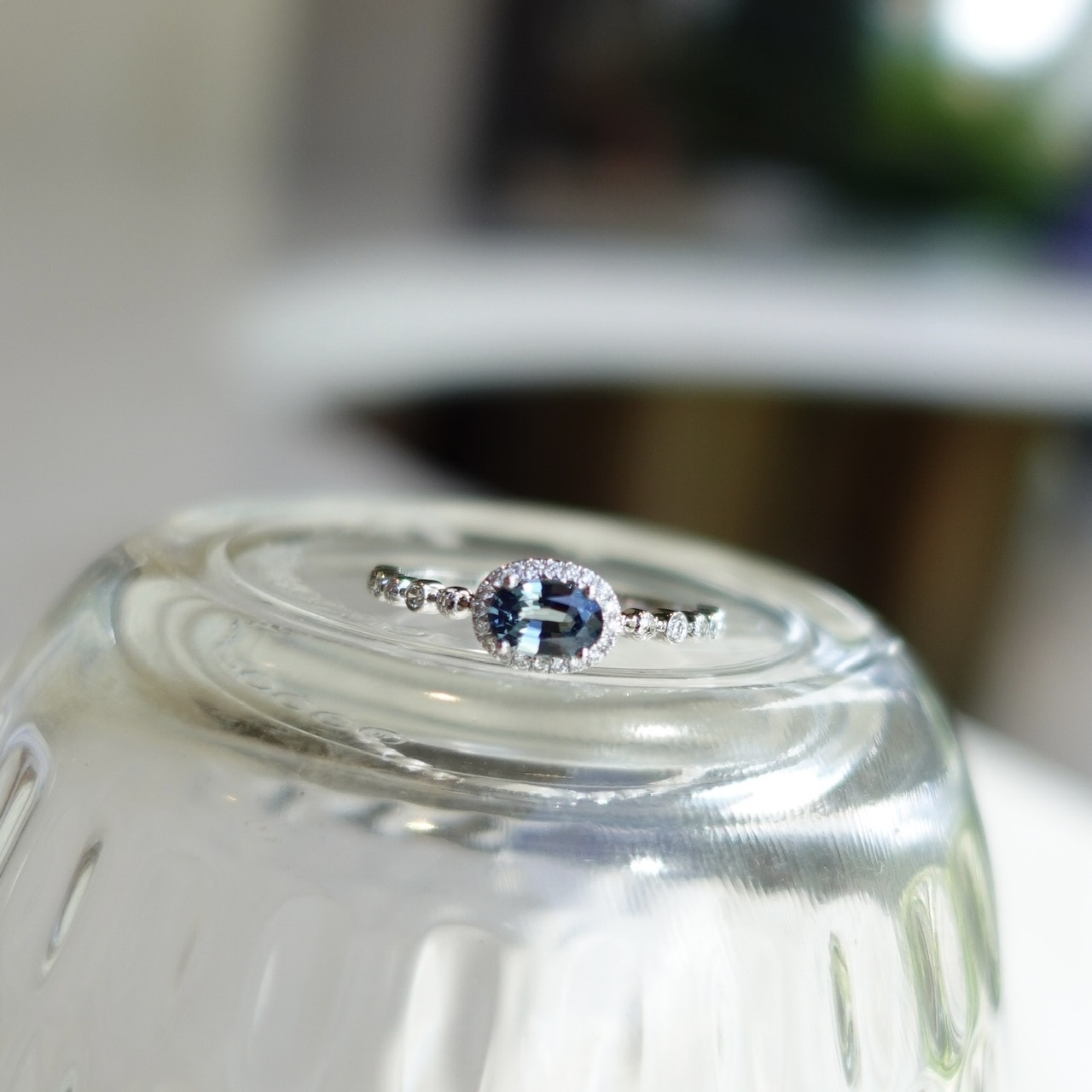 18K白金天然無燒藍綠色藍寶石鑽石戒指-Teal Color