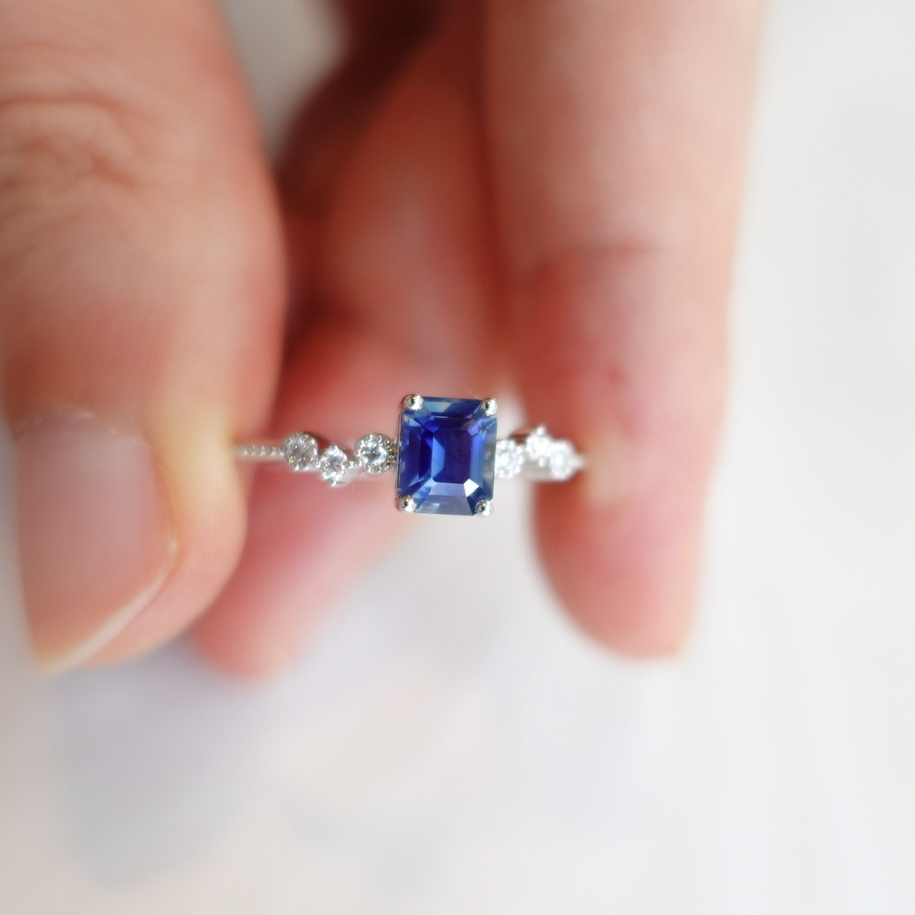 18K白金天然無燒藍綠色藍寶石鑽石戒指-Teal Color配CGTL寶石鑑定證書