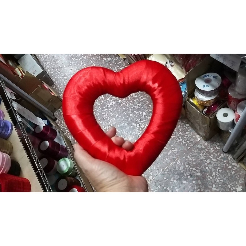 【台灣現貨速發】18公分簍空包緞帶保麗龍愛心