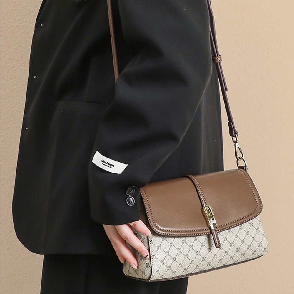 女生包包 側背包 花紋包 小方包 包包 斜背包 印花字母包 1044