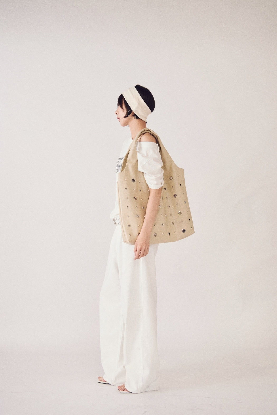 鉚釘皮革托特包-象牙白