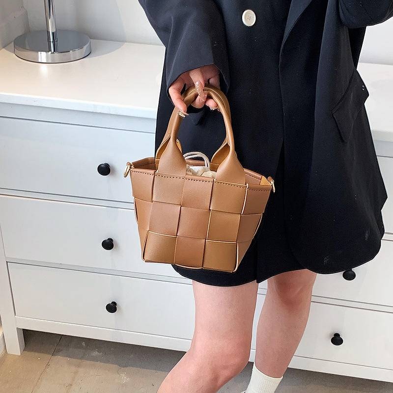 菜籃包 包包女斜背包 女手提包 包包女 編織包 側背包女 包包女韓版 斜背包女 ins包 名牌包 肩背包 單肩包 241