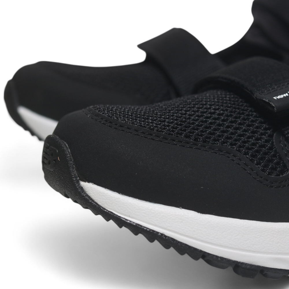 NEW BALANCE 休閒鞋 FRESH FOAM 黑 黏帶 運動涼鞋 男女 UA710AB1