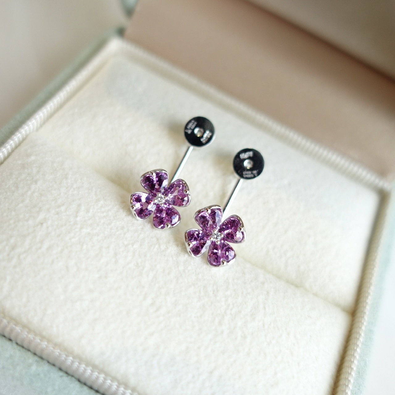 18K金粉紫色藍寶石鑽石耳托 - 四瓣花